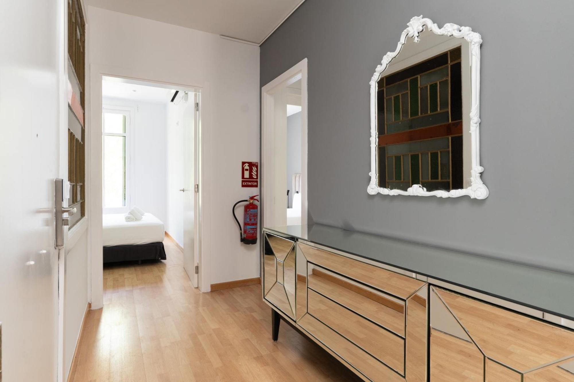 Tsa Gran Via Apartment Barcelona Bagian luar foto
