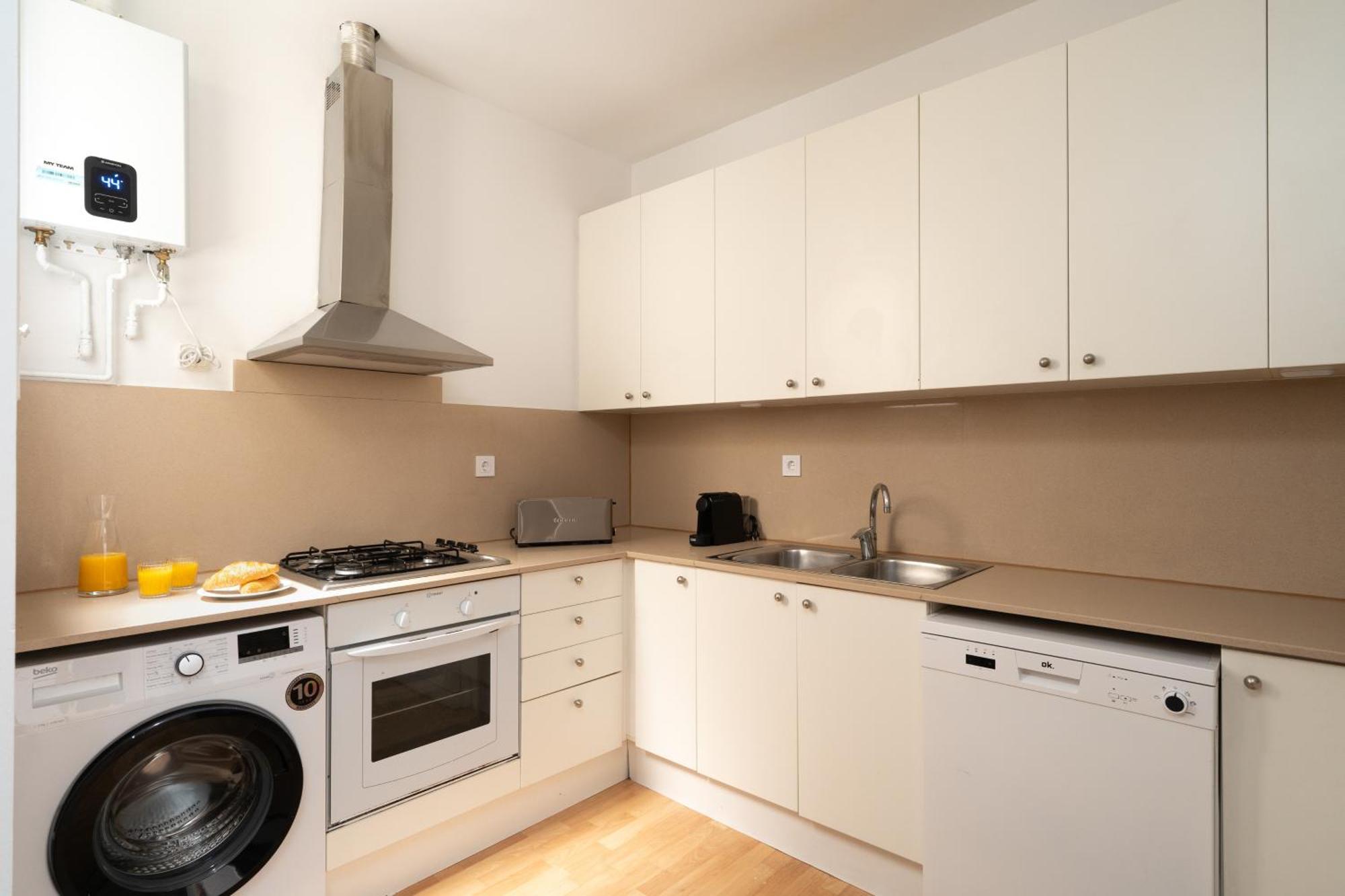 Tsa Gran Via Apartment Barcelona Bagian luar foto